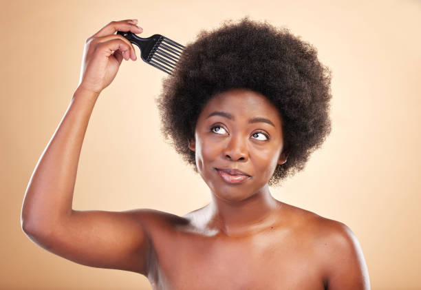 Cheveux crépus: comment choisir le peigne idéal?